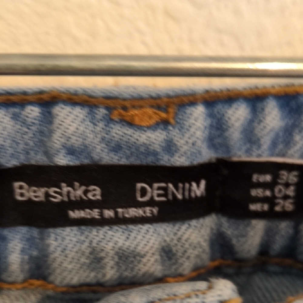 Bershka Light Blue Distressed Boyfriend Jeans: the booty jean w/ Pretty Pearls - Picture 3 of 15